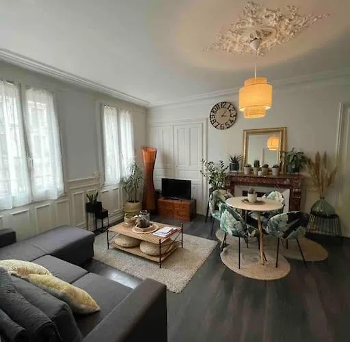 Superbe T2 De Caractere Au Centre Classe 3 Etoiles